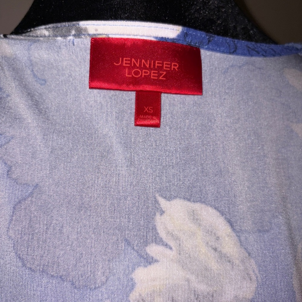 Blue and White Floral Midi Dress by Jennifer Lopez - Picture 3 of 8